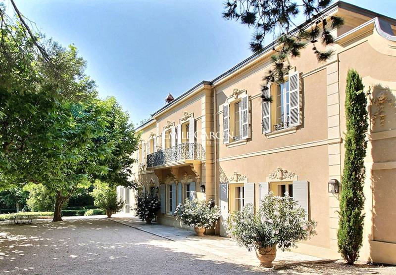 Emile Garcin Guide Local Espaces Modernes Piscine Aix en Provence 