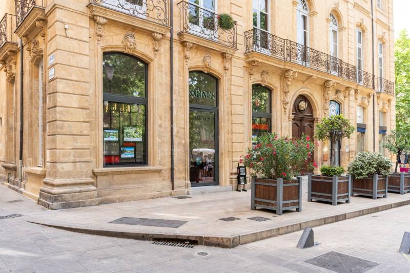 Barnes Aix en Provence Guide local Espaces Modernes Piscine Aix en Provence 